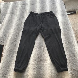 Sweatpants/shorts hybrid. Black, size M from F21